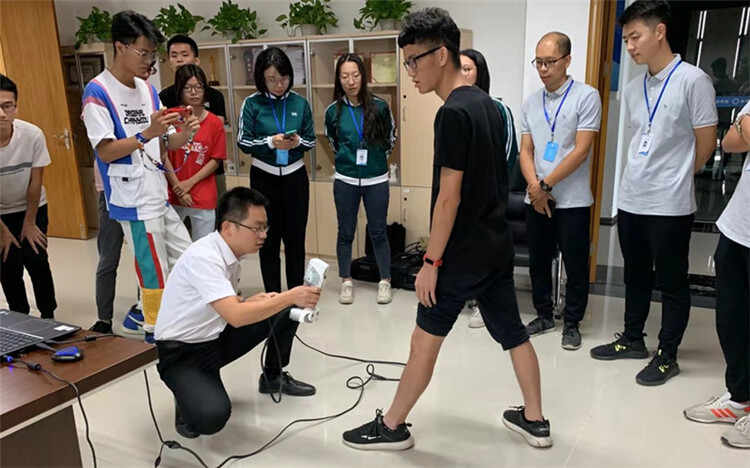 腿部彩色三维扫描