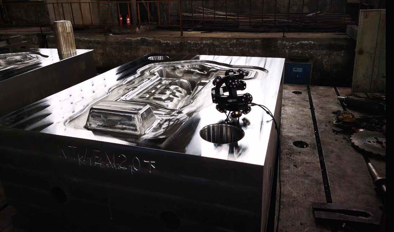 the mold weighs 5 tons