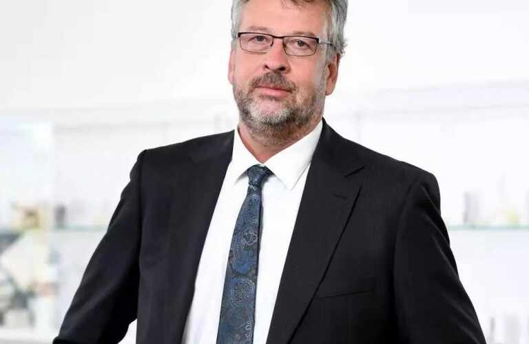 A Scantech Digital GmbH começa a navegar e recebe o gerente da região a bordo