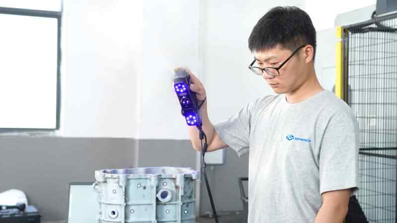 Single-handed operation