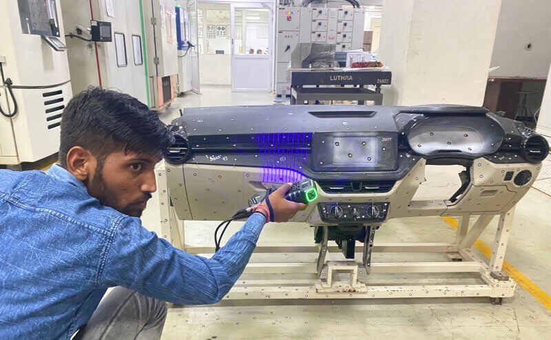 3D scanning dark surfaces